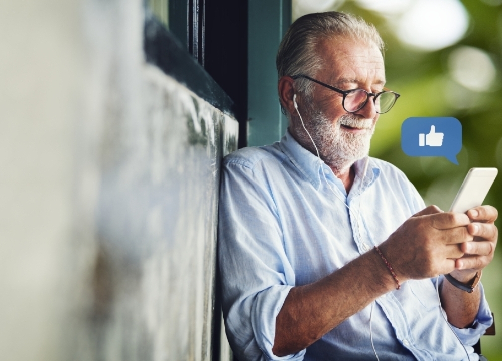 Idosos nas redes sociais: como garantir a segurança online